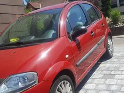 Rot Gebraucht 2004 Citroën C3 Kleinwagen | 700 €