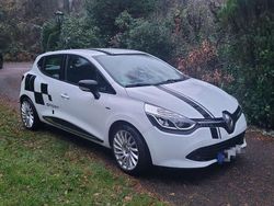 Weiß Gebraucht 2015 Renault Clio IV LIMITED Limousine | 6.950 € (Fairer Preis)
