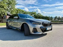 Grau Gebraucht 2025 BMW 520 M Sport Limousine | 63.000 € (Fairer Preis)