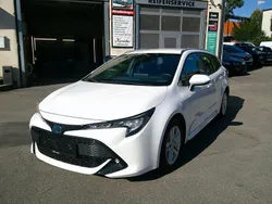 Weiß Gebraucht 2023 Toyota Corolla Business Edition Kombi | 19.940 € (Superpreis)