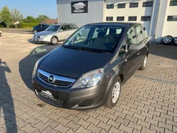 Grau Gebraucht 2009 Opel Zafira Van / Kleinbus | 3.550 € (Fairer Preis)