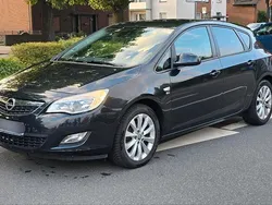 Schwarz Gebraucht 2012 Opel Astra Limousine | 3.350 € (Fairer Preis)