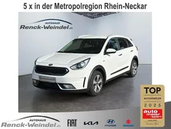 Weiss Gebraucht 2018 Kia Niro Vision SUV | 14.989 € (Fairer Preis)
