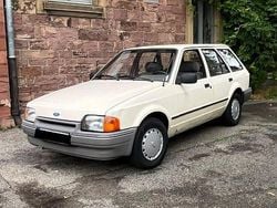Beige Gebraucht 1986 Ford Escort Kombi | 3.100 €