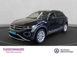 Deep black perleffekt Gebraucht 2024 VW T-Roc Style SUV | 27.990 € (Guter Preis)
