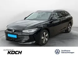 Grenadillschwarz metallic Gebraucht 2024 VW Passat Business Kombi | 32.360 € (Etwas zu teuer)