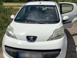 Weiß Gebraucht 2008 Peugeot 107 Kleinwagen | 1.600 € (Guter Preis)