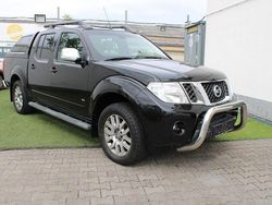Schwarz (metallic) Gebraucht 2015 Nissan Navara Abholung | 25.999 € (Teuer)