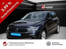 Deep black perleffekt Gebraucht 2023 VW Tiguan Life SUV | 28.670 € (Guter Preis)