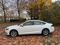 Weiß Gebraucht 2020 Opel Insignia Sport Limousine | 8.900 € (Fairer Preis)