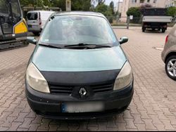 Grün Gebraucht 2005 Renault Scénic II Van / Kleinbus | 1.000 € (Fairer Preis)