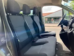 Grau Gebraucht 2016 Opel Vivaro Van | 16.500 €
