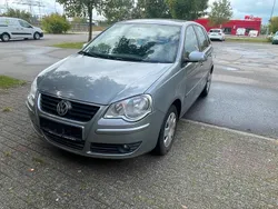 Grau Gebraucht 2006 VW Polo Limousine | 2.699 € (Etwas zu teuer)