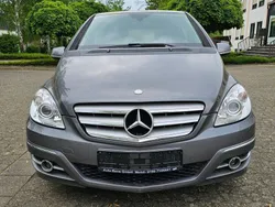 Grau Gebraucht 2008 Mercedes B200 Van / Kleinbus | 4.950 € (Fairer Preis)