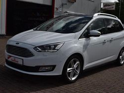 Weiß Gebraucht 2019 Ford Grand C-Max Titanium Van / Kleinbus | 12.450 € (Fairer Preis)