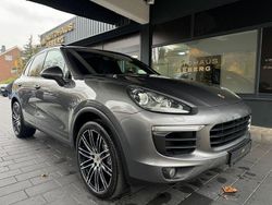 Grau Gebraucht 2015 Porsche Cayenne SUV | 33.999 € (Etwas zu teuer)
