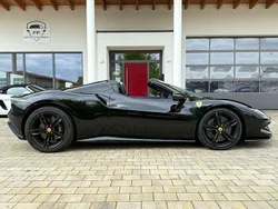 Schwarz Gebraucht 2025 Ferrari 296 Cabrio | 298.880 €