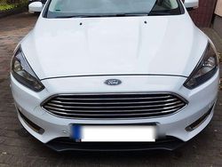 Weiß Gebraucht 2016 Ford Focus Titanium Kombi | 9.995 € (Fairer Preis)