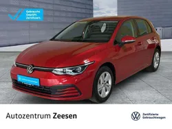 Rot Gebraucht 2024 VW Golf VIII Life Limousine | 24.450 € (Fairer Preis)