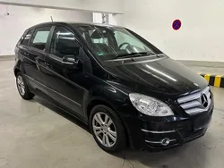 Schwarz Gebraucht 2009 Mercedes B200 Van / Kleinbus | 3.900 € (Fairer Preis)