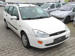 Weiß Gebraucht 2001 Ford Focus Kombi | 1.299 € (Fairer Preis)