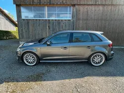 Grau Gebraucht 2015 Audi A3 Sportback S-Line Limousine | 20.500 € (Teuer)
