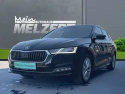 Schwarzmagic perleffekt Gebraucht 2023 Skoda Octavia Style Kombi | 28.980 € (Etwas zu teuer)