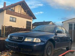 Blau Gebraucht 1996 Audi A4 Limousine | 750 € (Fairer Preis)