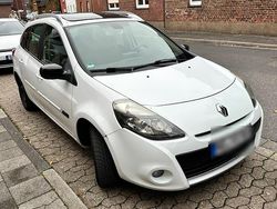 Weiß Gebraucht 2010 Renault Clio GrandTour Kombi | 2.200 €