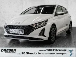 Weiss Gebraucht 2024 Hyundai i20 Trend Limousine | 19.390 € (Fairer Preis)