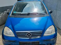 Blau Gebraucht 1999 Mercedes A140 Kleinwagen | 600 € (Superpreis)