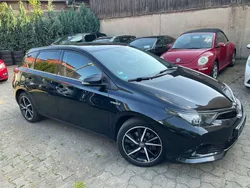 Schwarz Gebraucht 2018 Toyota Auris Hybrid Limousine | 13.490 € (Fairer Preis)