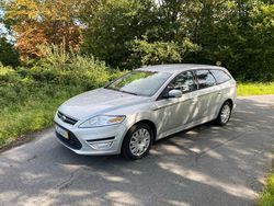 Silber Gebraucht 2011 Ford Mondeo Kombi | 3.399 €