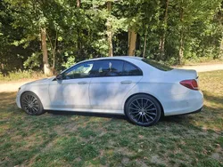 Silber Gebraucht 2016 Mercedes E220 Limousine | 20.700 €