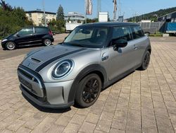 Silber Gebraucht 2023 Mini Cooper SE Essential Kleinwagen | 20.900 € (Etwas zu teuer)