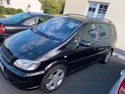 Schwarz Gebraucht 2005 Opel Zafira OPC Van / Kleinbus | 2.499 € (Fairer Preis)