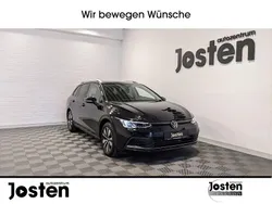 Schwarz (deep black perleffekt (schwarz)) Gebraucht 2024 VW Golf VIII Move Kombi | 26.690 € (Guter Preis)
