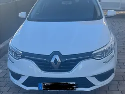 Weiß Gebraucht 2017 Renault Mégane IV Play Limousine | 9.000 € (Fairer Preis)