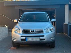 Silber Gebraucht 2008 Toyota Yaris SUV | 11.000 €