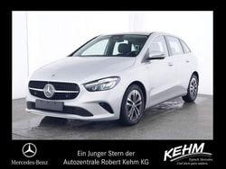 Silber Gebraucht 2023 Mercedes 200 Progressive Limousine | 29.670 €