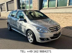 Silber Gebraucht 2009 Mercedes B200 Van / Kleinbus | 7.990 € (Fairer Preis)