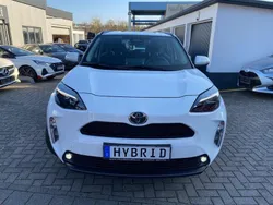 Weiß Gebraucht 2024 Toyota Yaris Cross SUV | 24.770 € (Guter Preis)