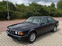 Schwarz Gebraucht 1990 BMW 750 Limousine | 23.999 €