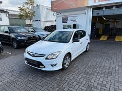 Weiß Gebraucht 2010 Hyundai i30 Edition Limousine | 2.700 € (Guter Preis)