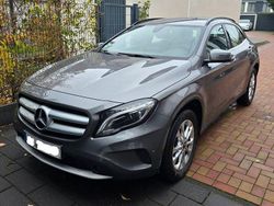 Grau Gebraucht 2016 Mercedes GLA200 SUV | 19.500 € (Fairer Preis)