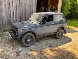 Grün Gebraucht 2009 Lada niva SUV | 2.600 €