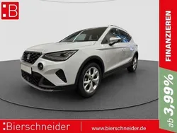 Weiss Gebraucht 2024 Seat Arona FR SUV | 21.950 € (Fairer Preis)