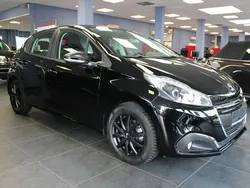 Schwarz Gebraucht 2018 Peugeot 208 Kleinwagen | 9.480 € (Fairer Preis)