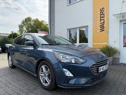 Blau Gebraucht 2020 Ford Focus Cool & Connect Limousine | 14.885 € (Fairer Preis)