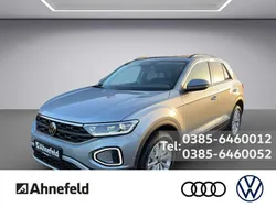 Pyrit silber Gebraucht 2024 VW T-Roc Life SUV | 40.400 € (Teuer)
